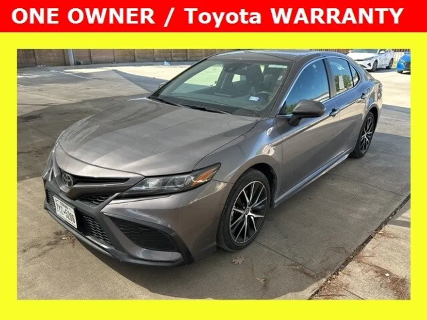 2024 Toyota Camry SE photo 1