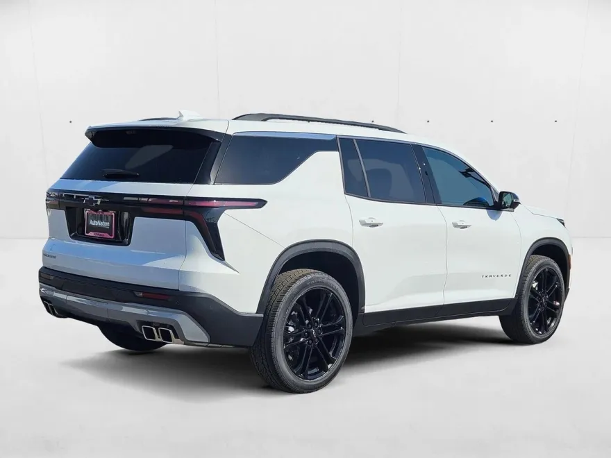 2026 Chevrolet Traverse photo 1
