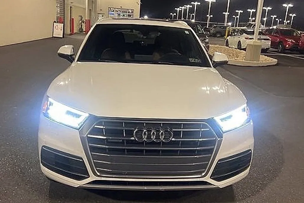 2019 Audi Q5 Premium Plus 45 TFSI photo 1