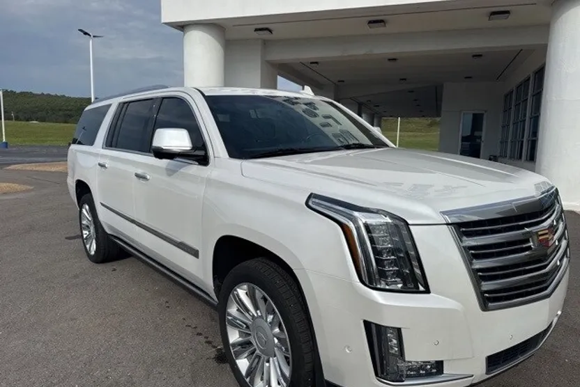 2018 Cadillac Escalade ESV Platinum photo 1