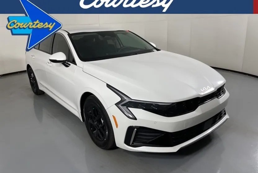 2026 Kia K5 LXS photo 1