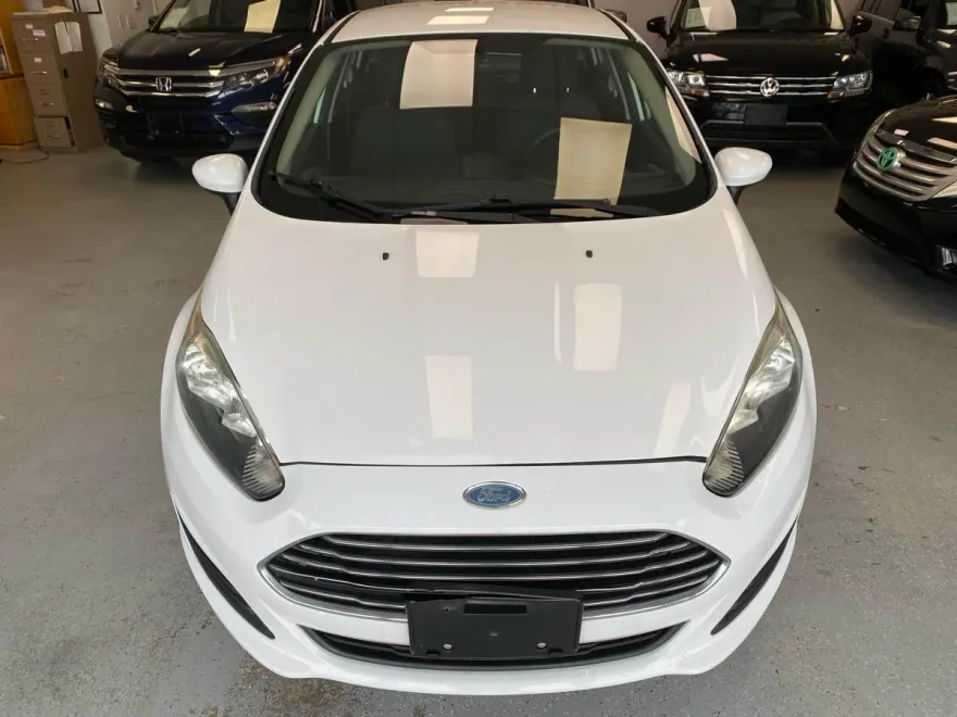 2015 Ford Fiesta S photo 1