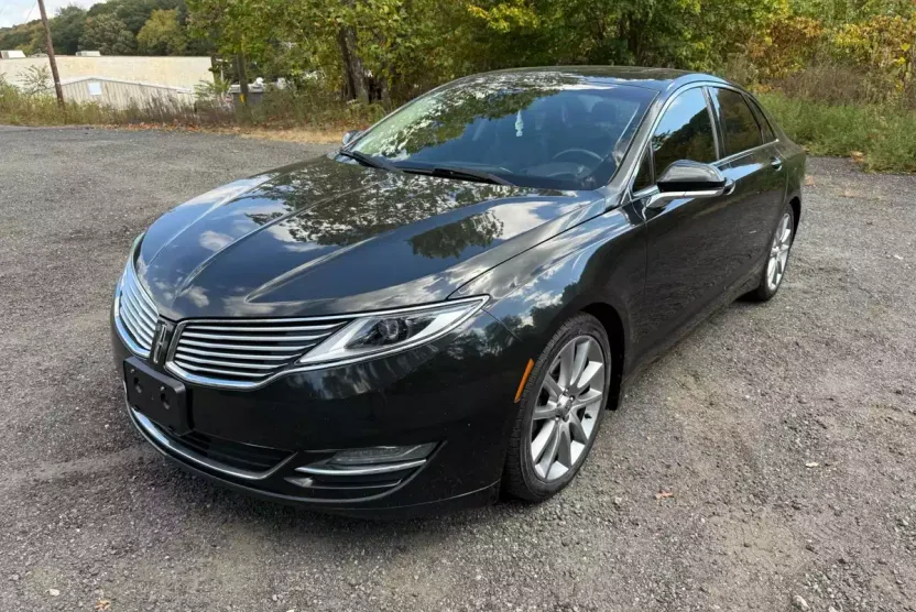 2015 Lincoln MKZ photo 1