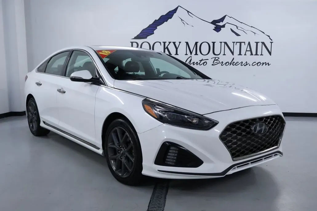2018 Hyundai Sonata Limited photo 1