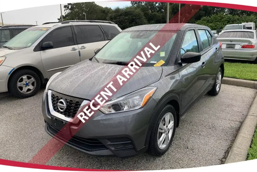 2020 Nissan Kicks S photo 1