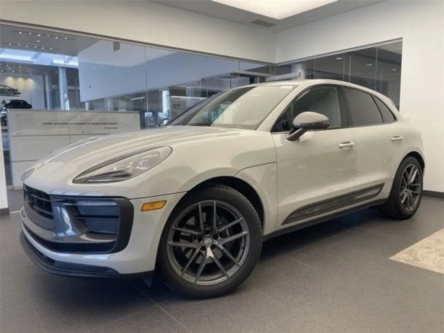 2025 Porsche Macan T photo 1