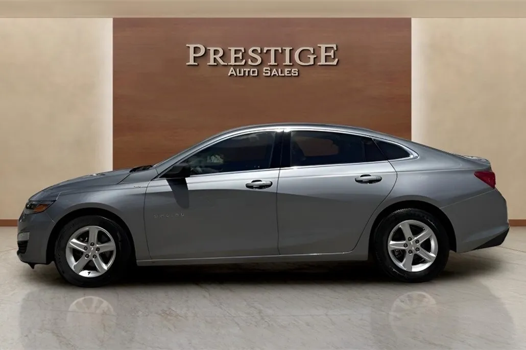 2023 Chevrolet Malibu LS photo 1