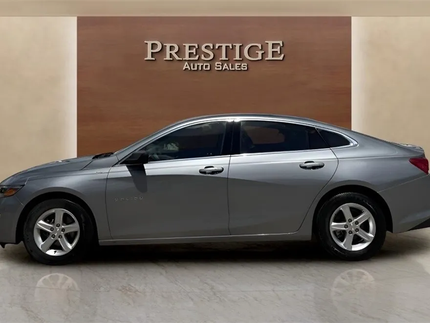 2023 Chevrolet Malibu LS photo 1