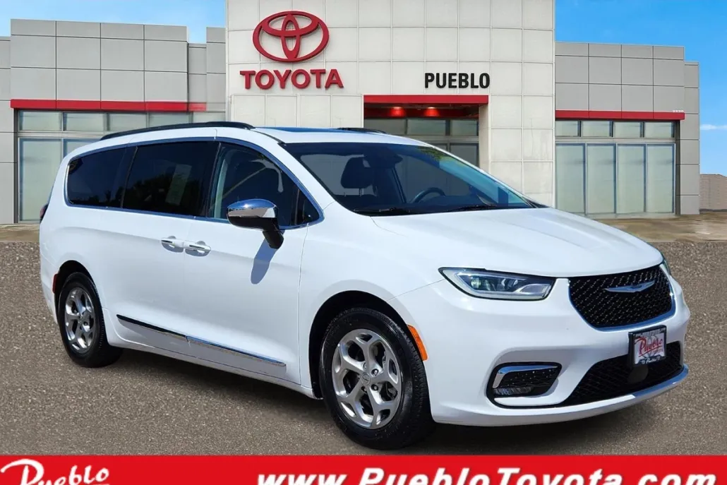 2023 Chrysler Pacifica Limited photo 1