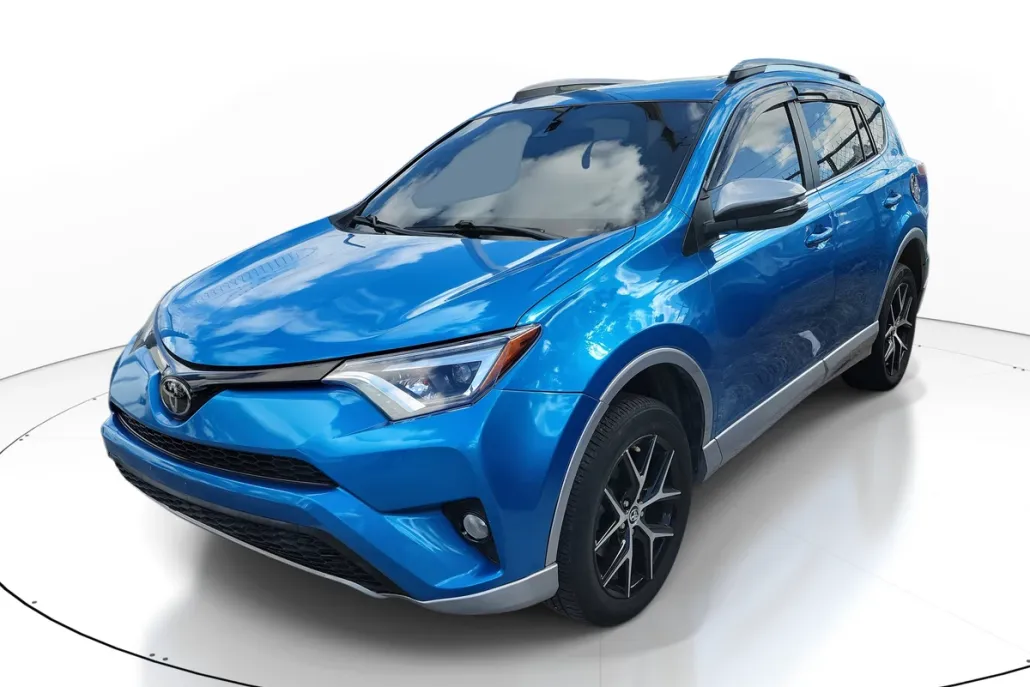 2018 Toyota RAV4 SE photo 1