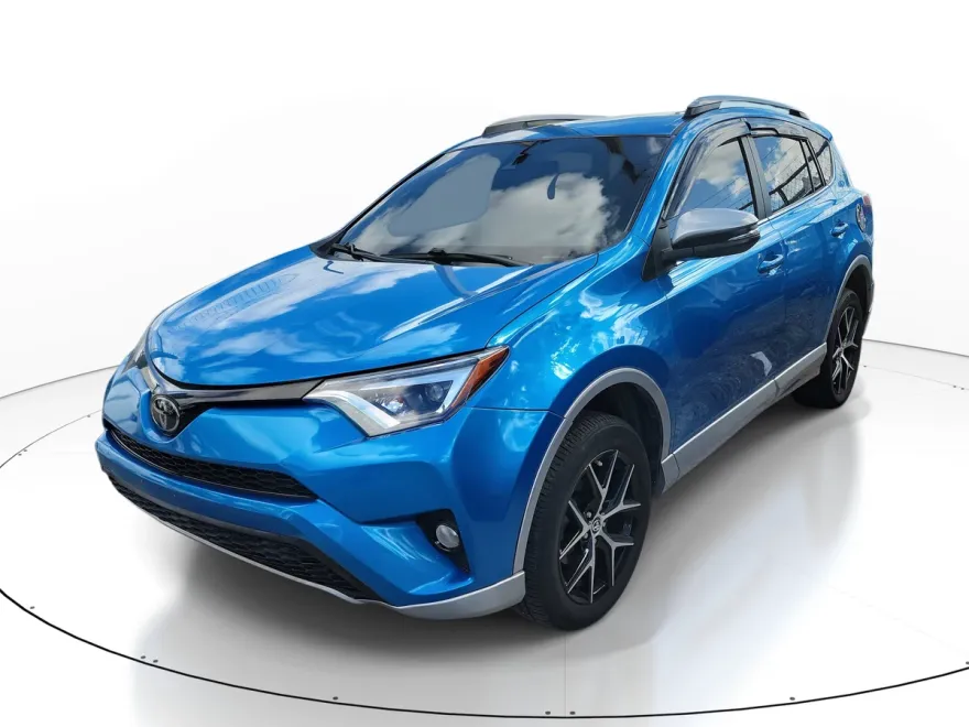 2018 Toyota RAV4 SE photo 1