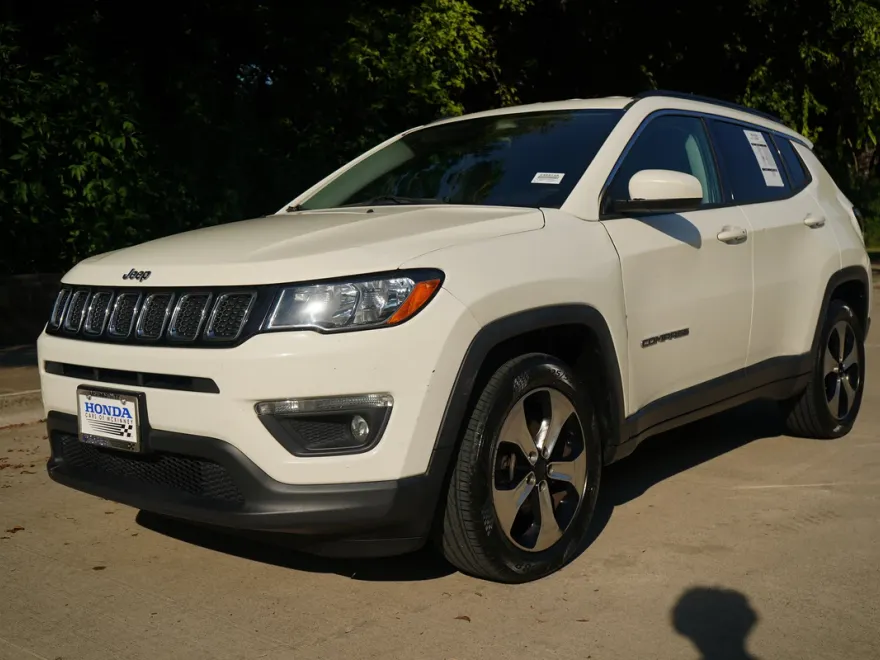 2017 Jeep Compass Latitude photo 1
