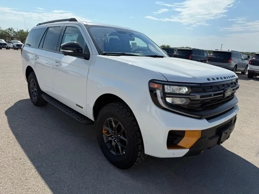 2025 Ford Expedition photo 1