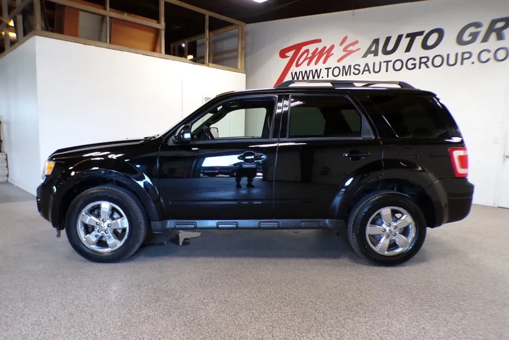 2010 Ford Escape Limited photo 1