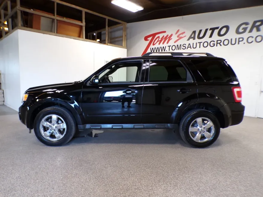 2010 Ford Escape Limited photo 1