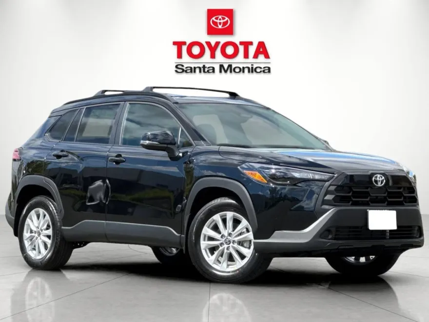 2026 Toyota Corolla Cross LE photo 1