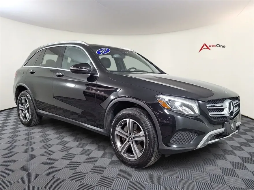 2019 Mercedes Benz GLC 300 4MATIC photo 1