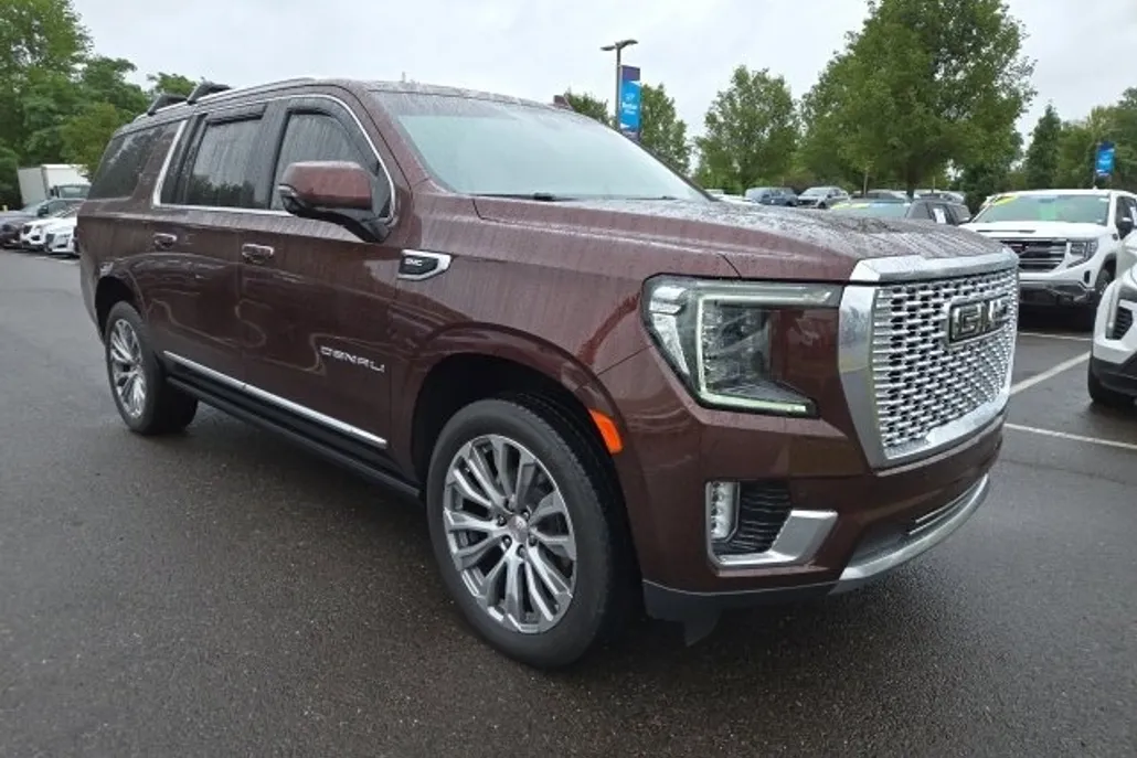 2023 Gmc Yukon XL Denali photo 1