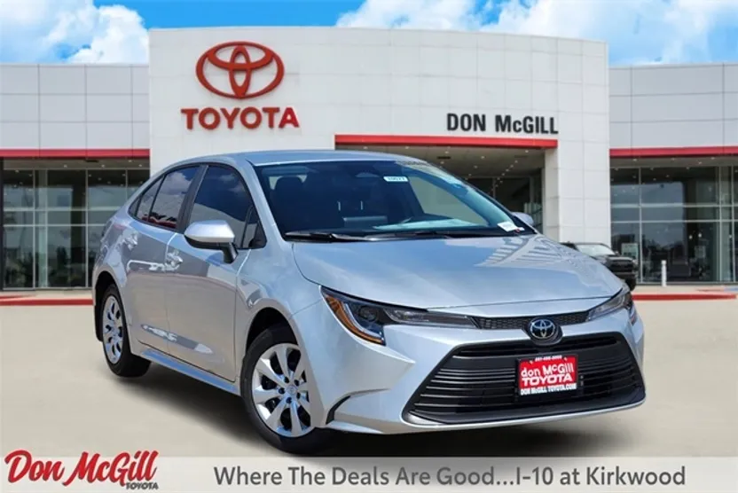 2026 Toyota Corolla LE photo 1