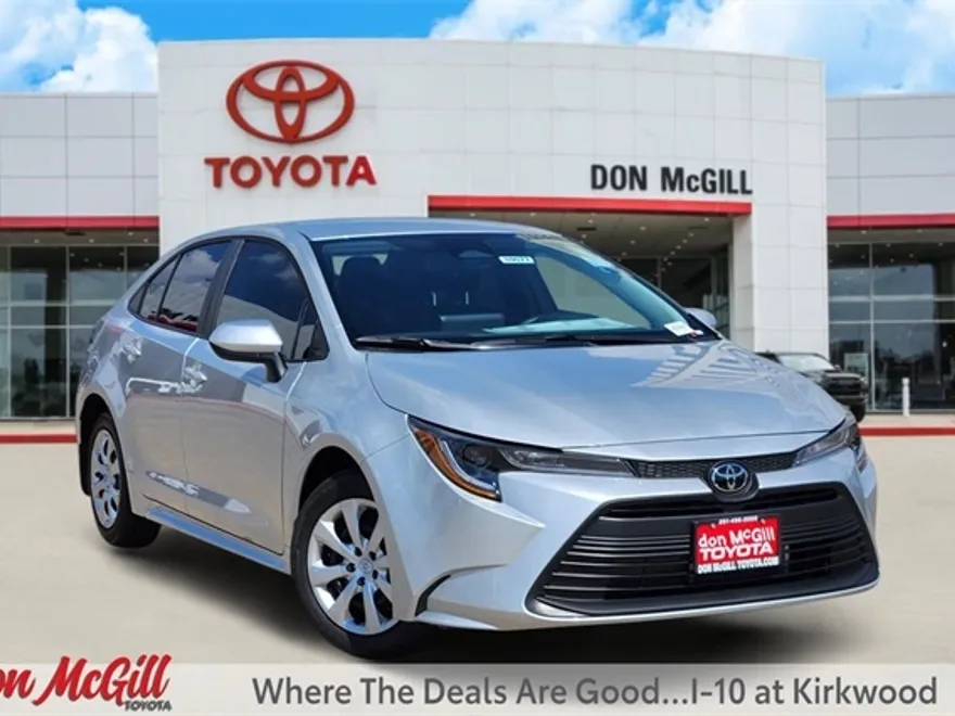 2026 Toyota Corolla LE photo 1