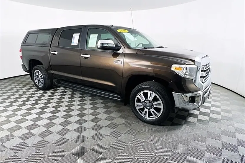 2019 Toyota Tundra Platinum Grade photo 1