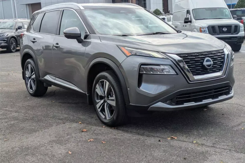 2022 Nissan Rogue SL photo 1