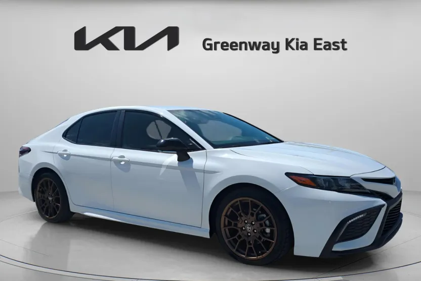 2023 Toyota Camry SE photo 1