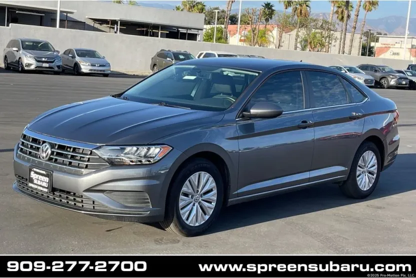 2020 Volkswagen Jetta SE photo 1