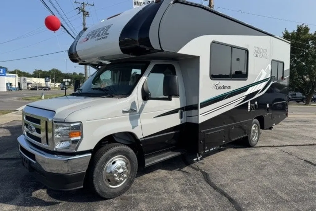 2025 Ford E-350 photo 1