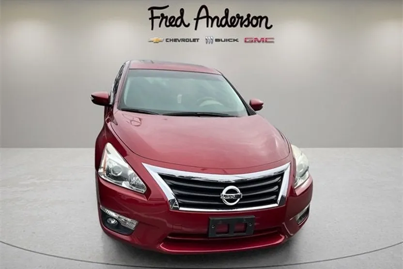 2015 Nissan Altima 2.5 SV photo 1