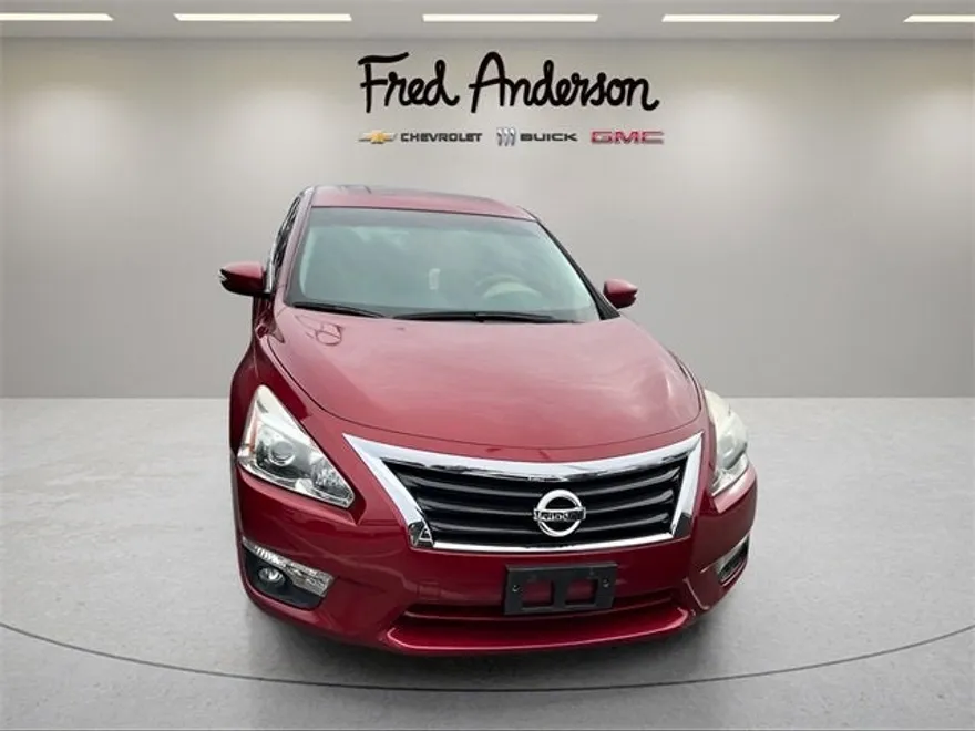 2015 Nissan Altima 2.5 SV photo 1