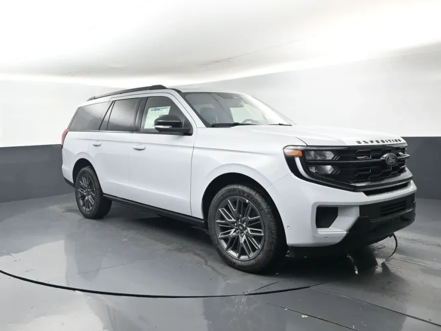 2025 Ford Expedition Platinum photo 1