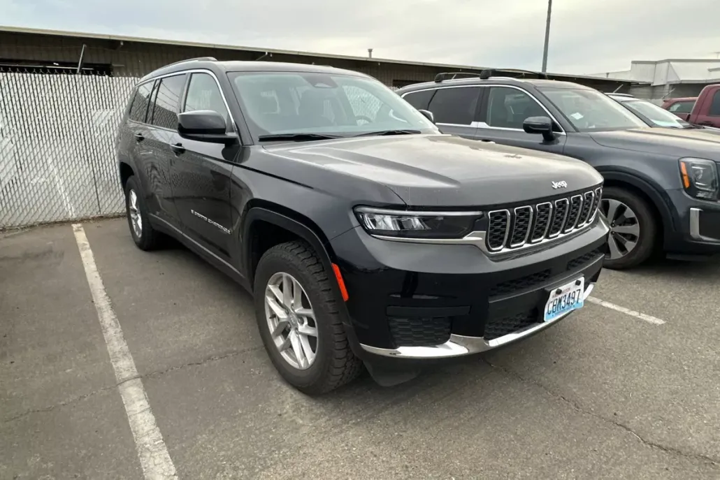 2023 Jeep Grand Cherokee Laredo photo 1