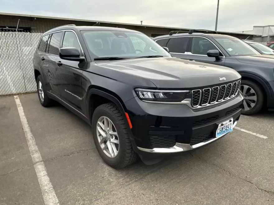 2023 Jeep Grand Cherokee Laredo photo 1