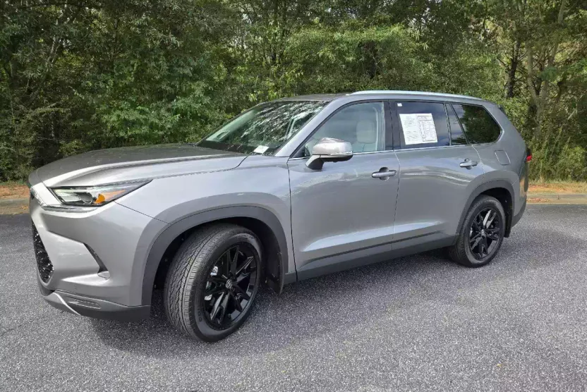 2025 Toyota Grand Highlander Platinum photo 1