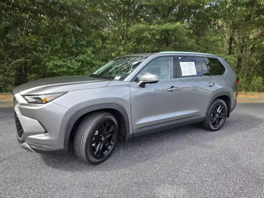 2025 Toyota Grand Highlander Platinum photo 1