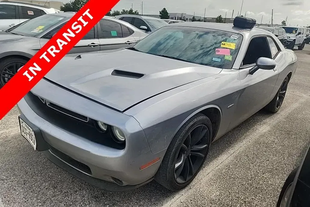 2018 Dodge Challenger R/T photo 1