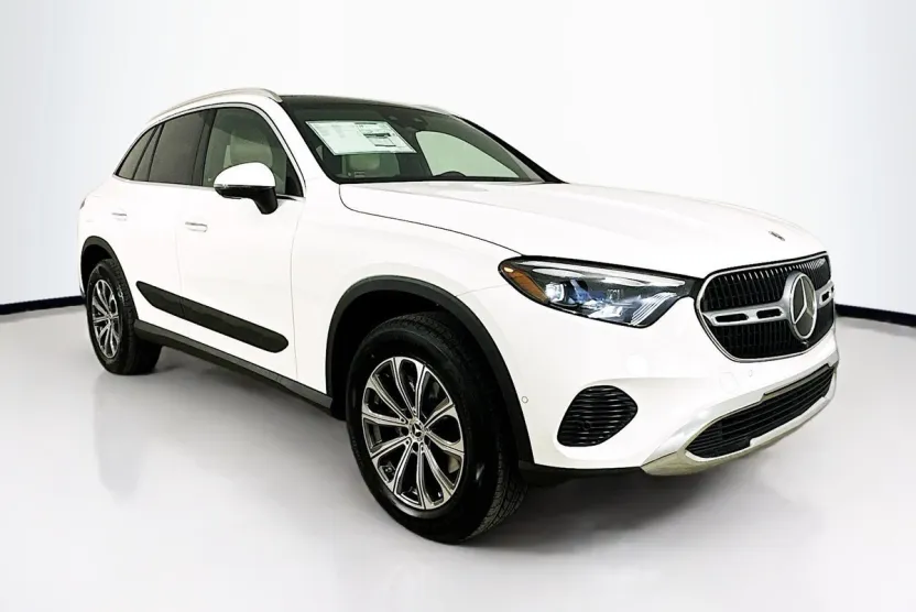 2025 Mercedes Benz GLC 300 4MATIC photo 1