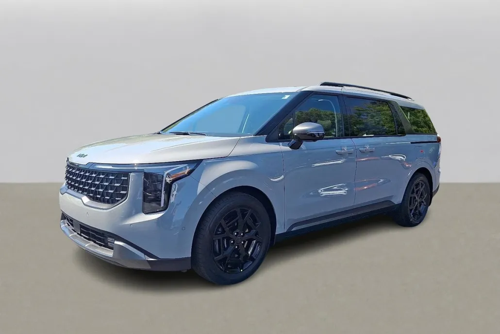 2026 Kia Carnival SX photo 1