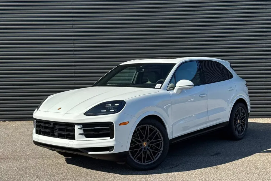 2024 Porsche Cayenne photo 1