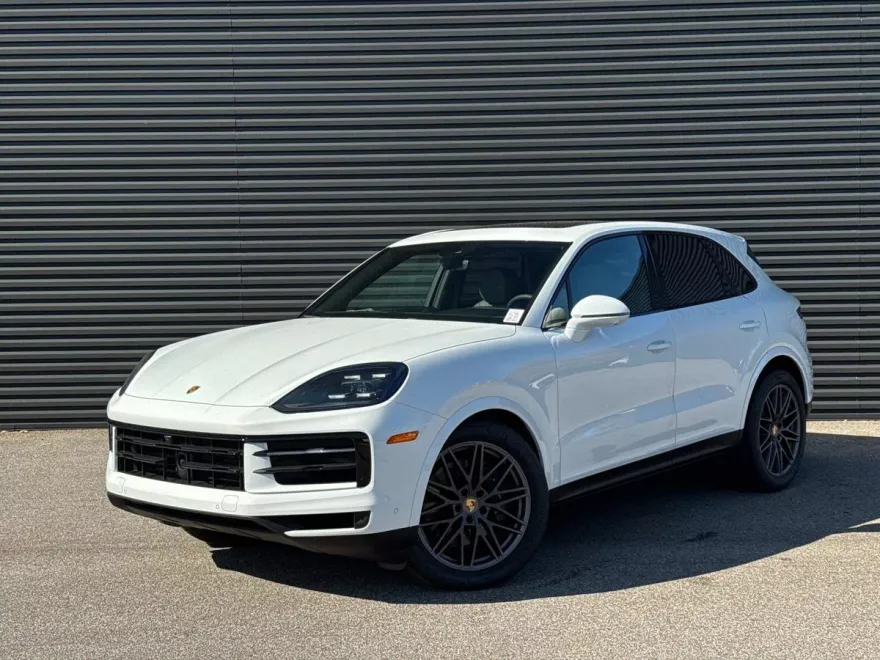 2024 Porsche Cayenne photo 1
