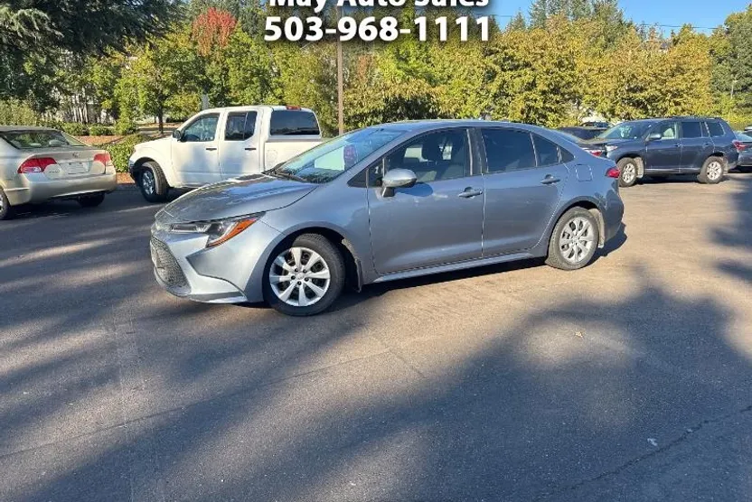 2020 Toyota Corolla LE photo 1