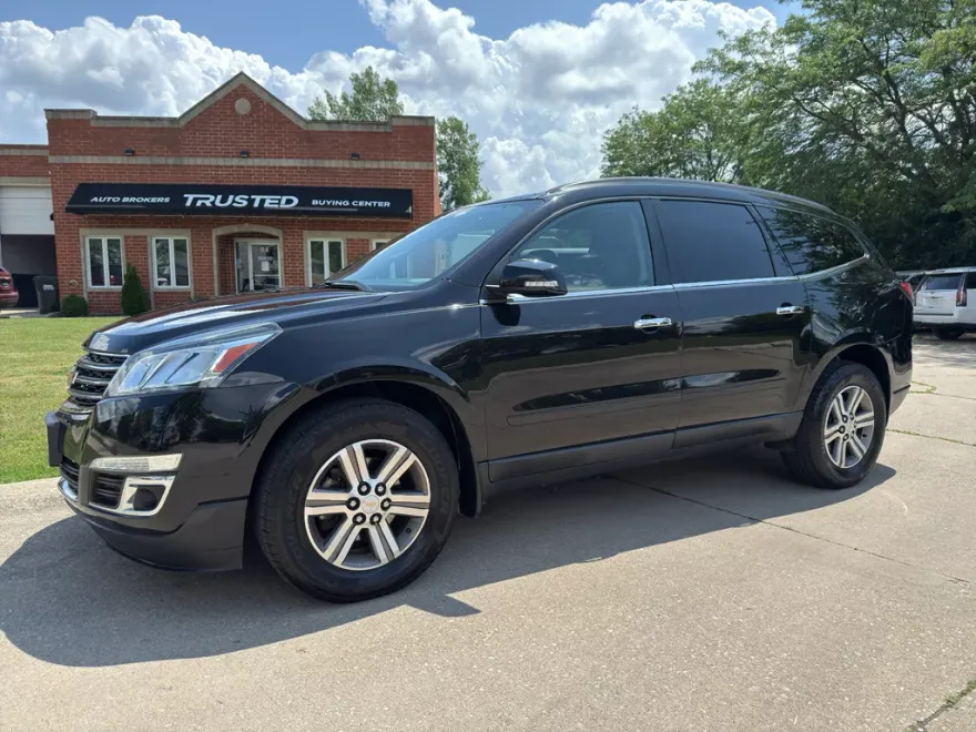 2016 Chevrolet Traverse 2LT photo 1