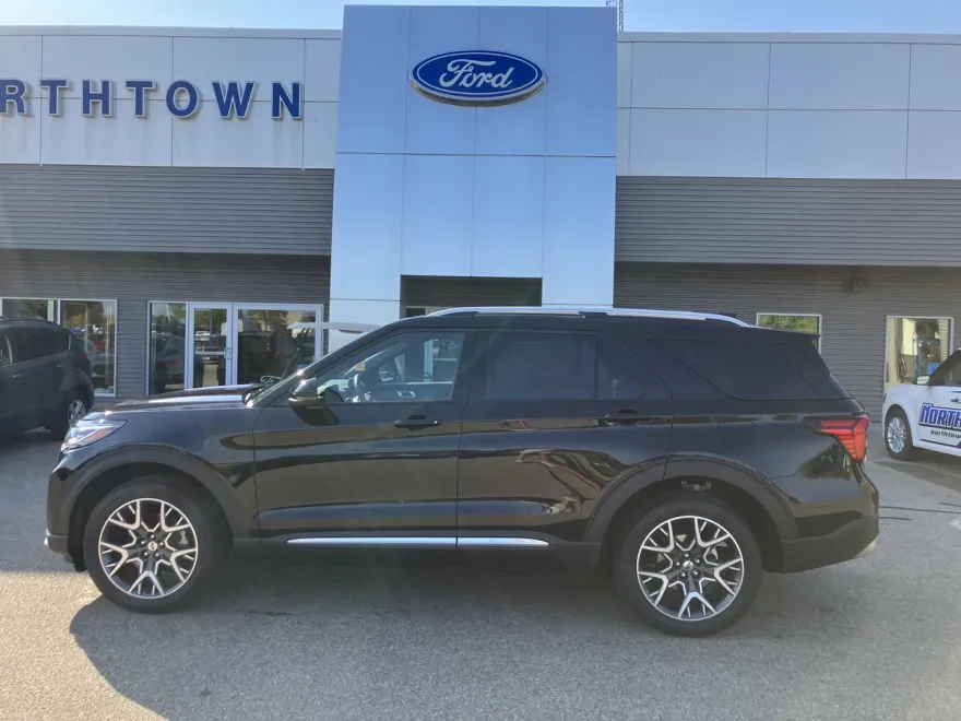 2025 Ford Explorer Platinum photo 1
