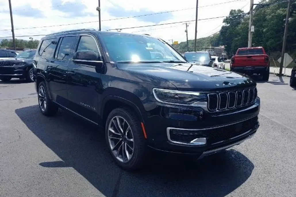 2023 Jeep Wagoneer L Series III photo 1