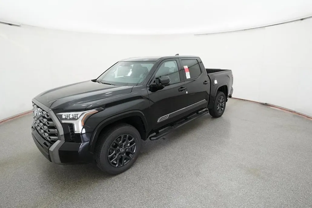 2025 Toyota Tundra Platinum CrewMax photo 1