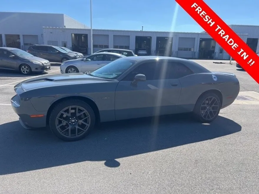 2018 Dodge Challenger R/T photo 1