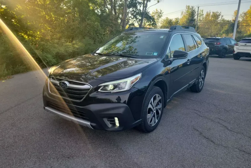 2020 Subaru Outback Limited photo 1