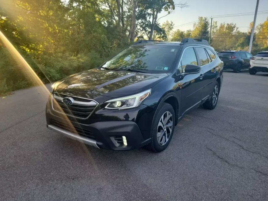 2020 Subaru Outback Limited photo 1