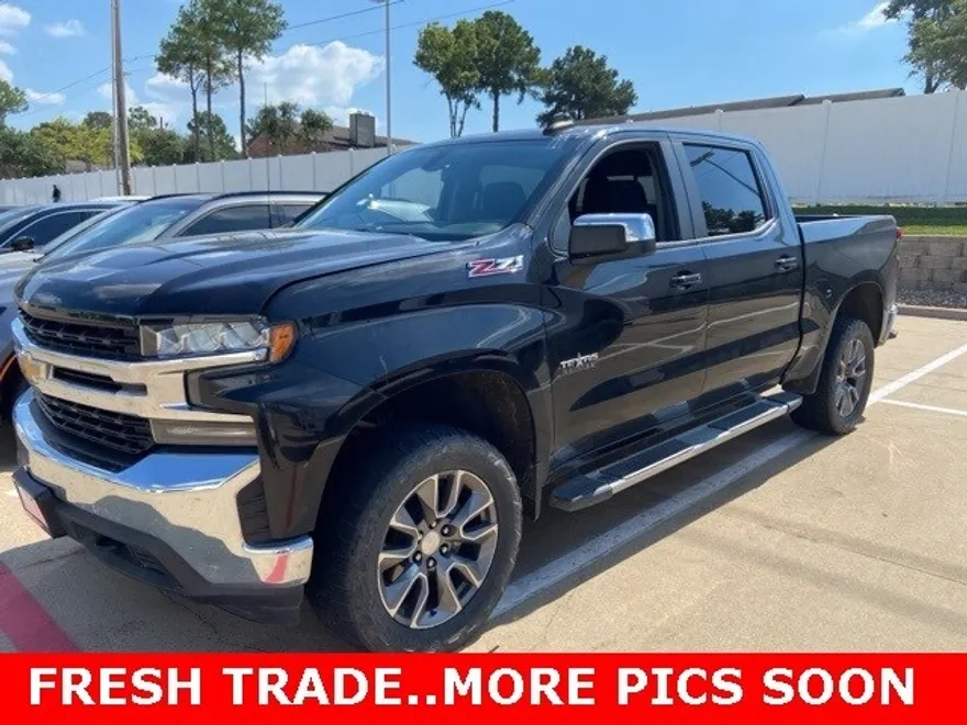 2021 Chevrolet Silverado 1500 LT photo 1